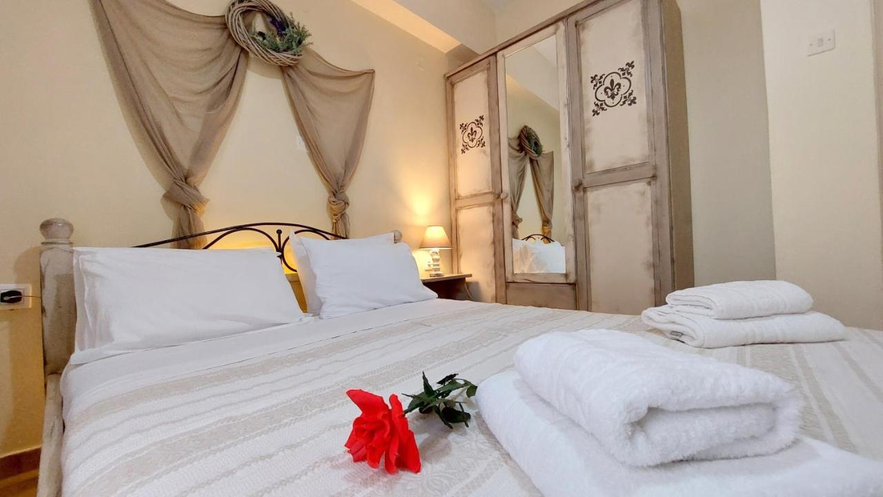 Apartamento Lourantos 1 *