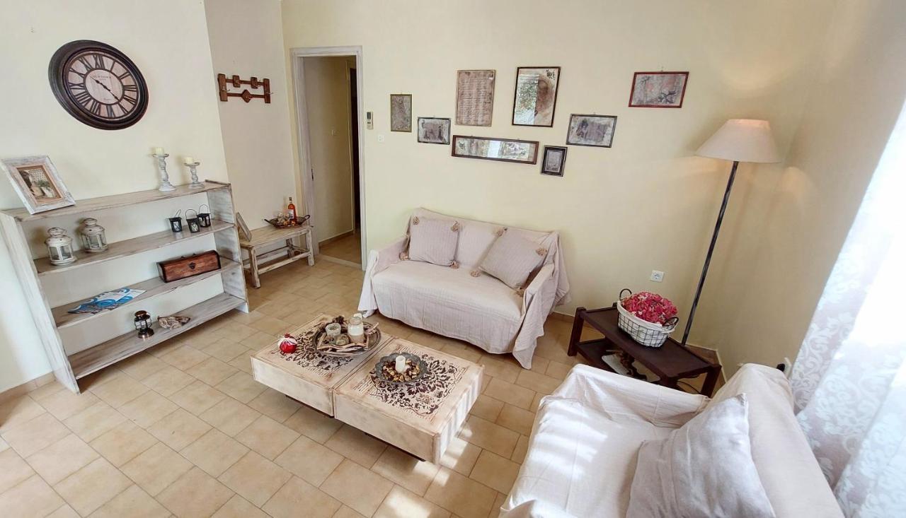 Lourantos 1 Apartamento *