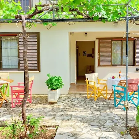 Lourantos Studios & Apartments Vathy  Exterior photo