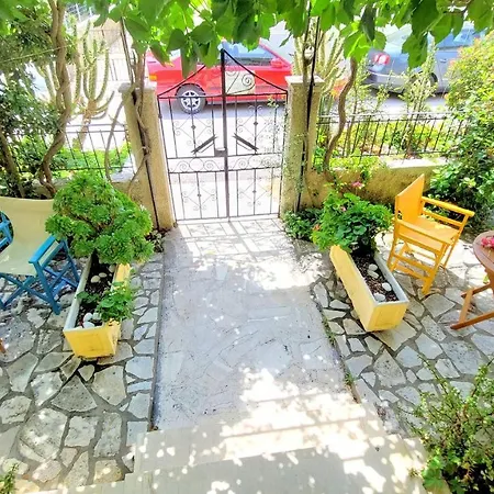 Lourantos Studios & Apartments Vathy  Exterior photo