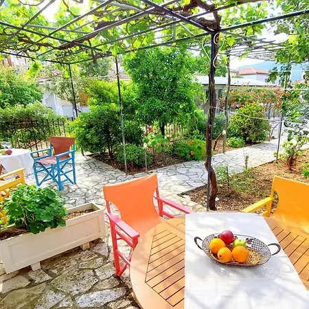 Lourantos Studios & Apartments Vathy  Exterior photo