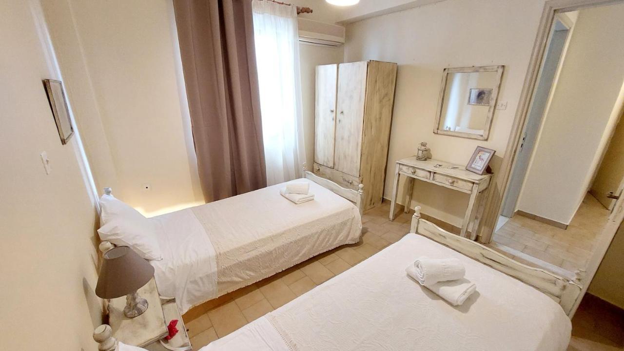 Apartment Lourantos & *