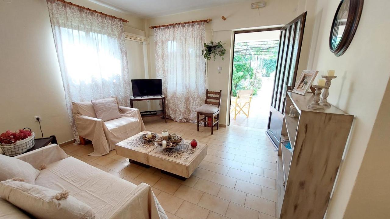 Lourantos & Apartment *