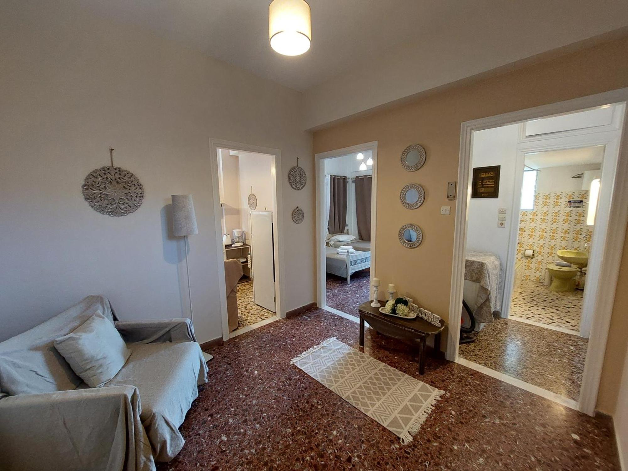 Lourantos & Apartment *