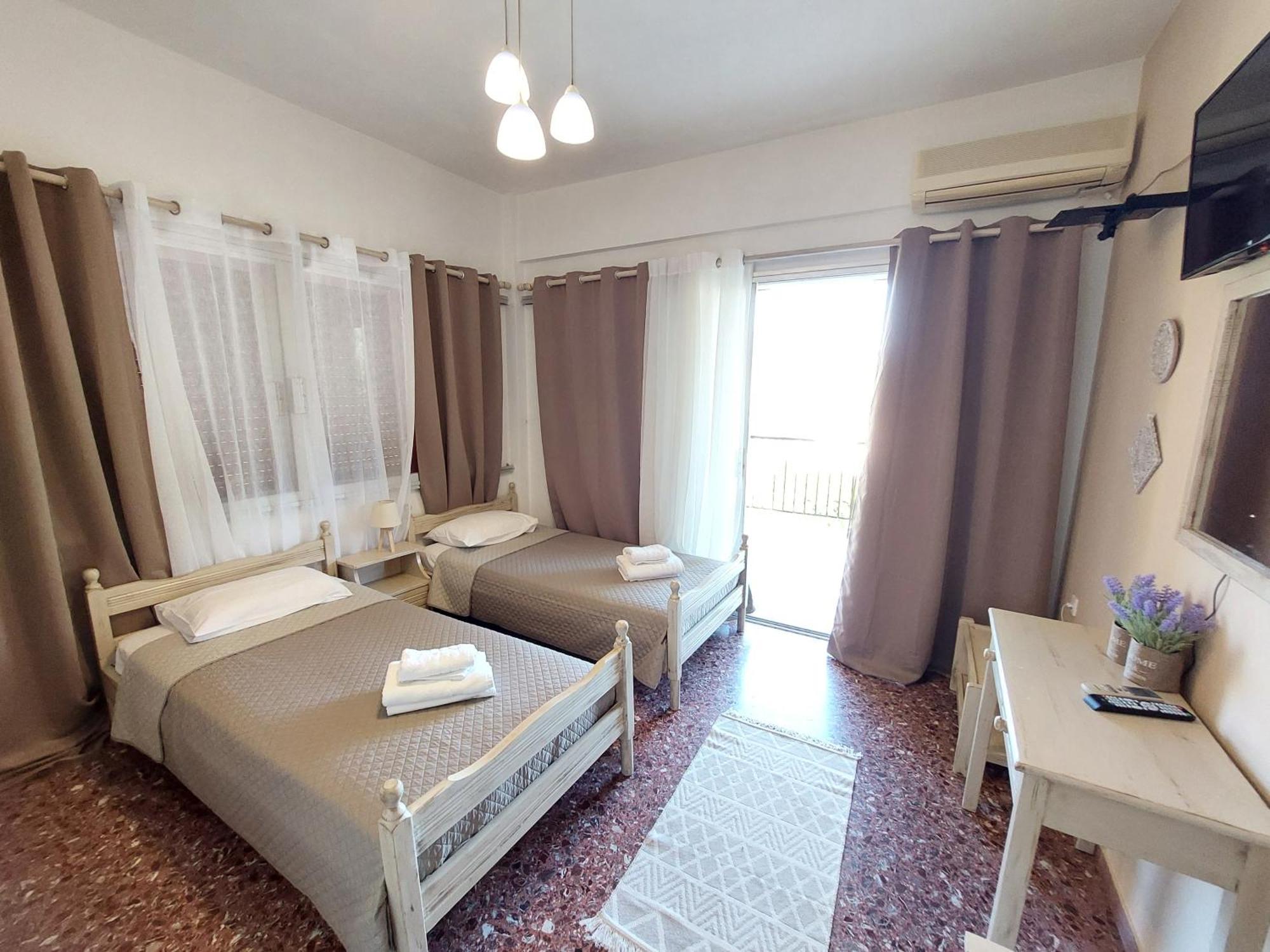 Lourantos & Apartment Vathy (Ithaca)